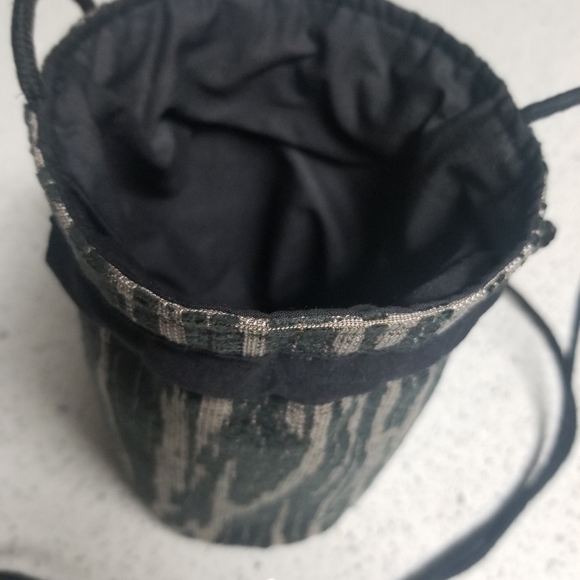 Fully lined, thick soft barrel dancer bag - Picture 2 of 5